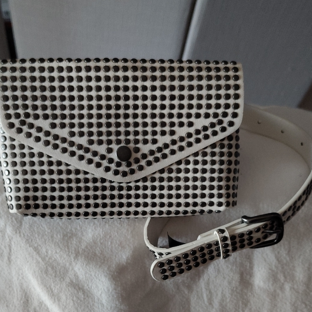 Torrid belt bag, 2X.